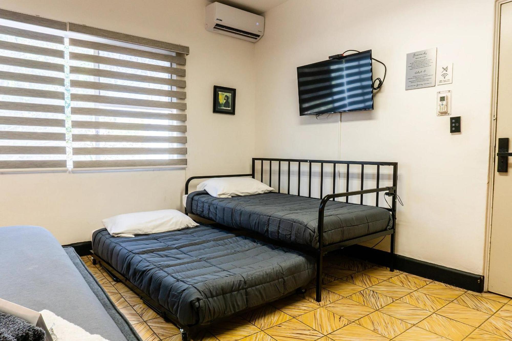 Habitaciones Privadas Con Bano Propio En Una Zona Segura Y Centrica De Guadalajara. Екстер'єр фото